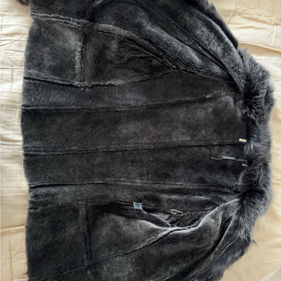 Elie Tahari 100% shearling jacket, dark brown, size M. - Picture 8 of 15